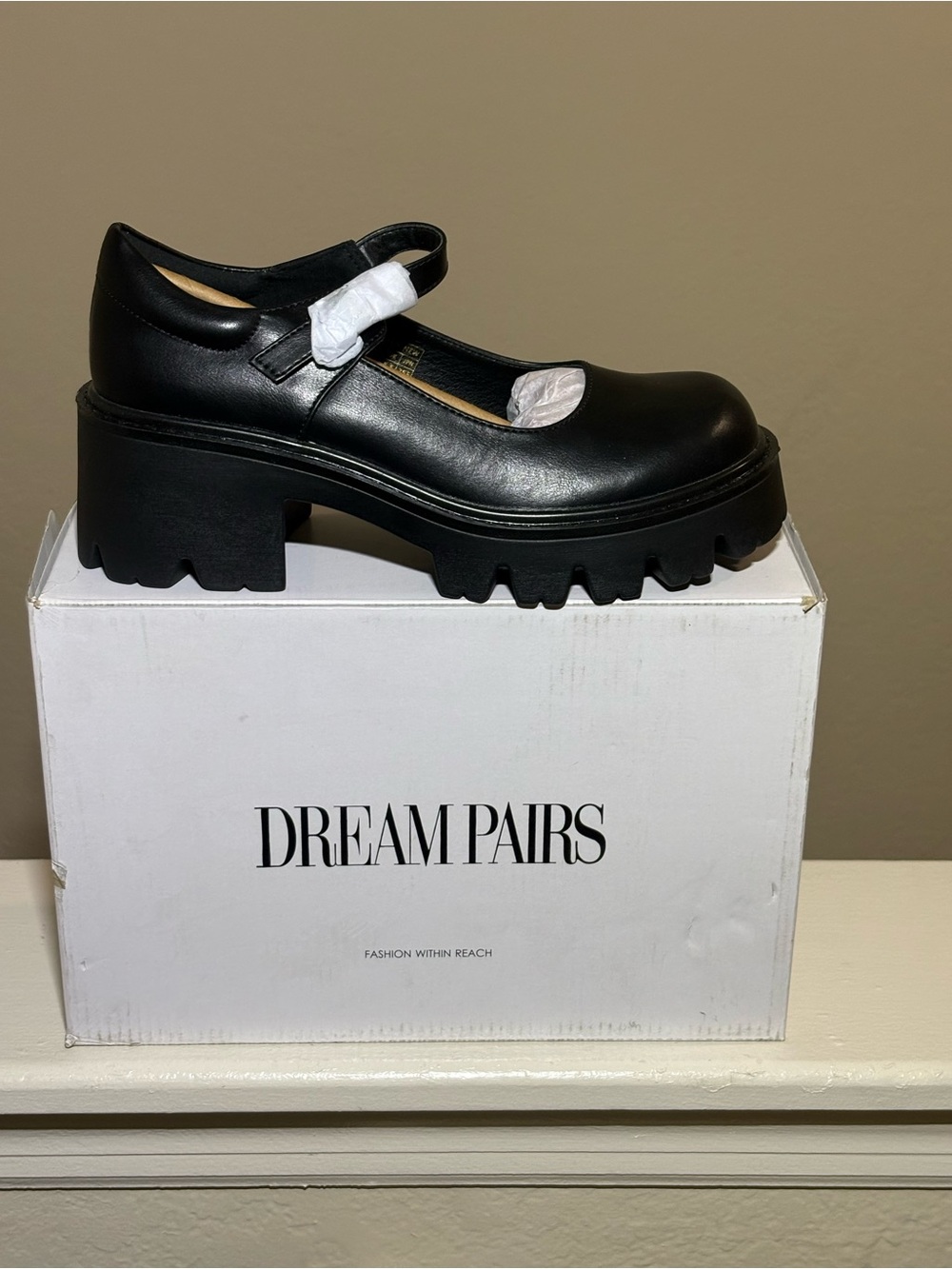 Dream Pairs Black Lug Mary Jane Block Heel
